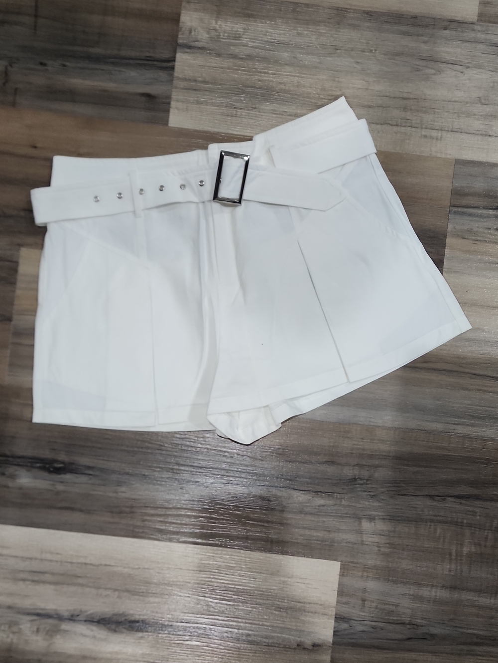 Forever 21 White High-Waist Belted Pleated Shorts